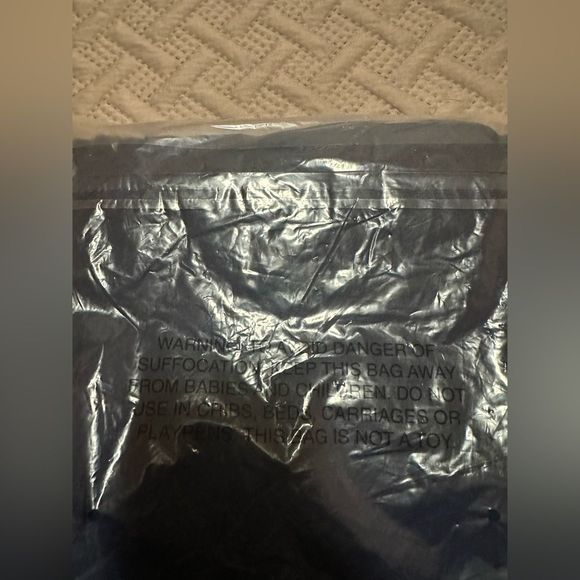 New-Plus Size Sleeveless Smocked Jumpsuit With Lace Detail. Size 3X. - Picture 7 of 12